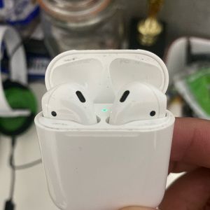AirPods 1st gen with charging case
